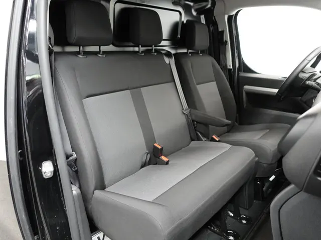 Opel Vivaro L3H1 145pk Automaat 2024 Diesel 31