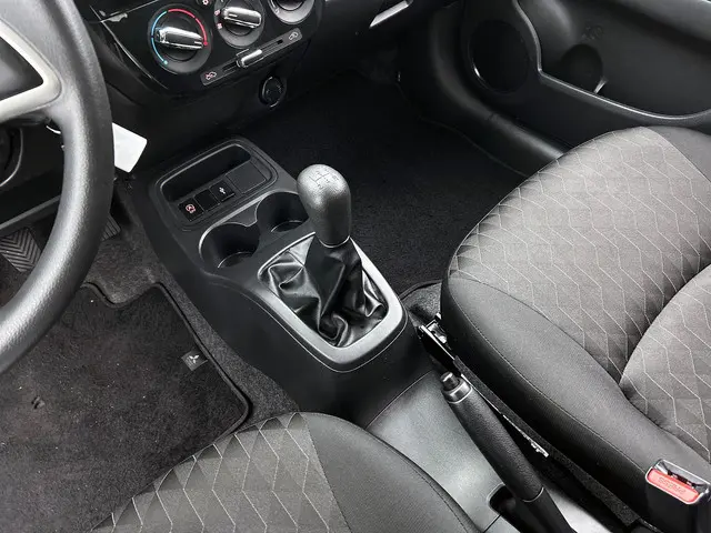 Mitsubishi Space Star 1.2 Connect+ 2023 Benzine 21