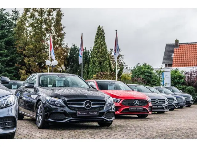 Mercedes-Benz A-Klasse 200 AMG Line 2023 Benzine 36