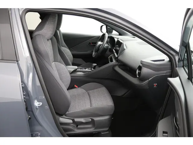 Toyota C-HR 1.8 Hybrid 140 Dynamic 2025 Hybride Benzine 22