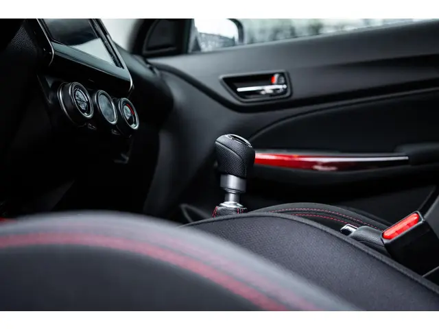 Suzuki Swift 1.4 Sport 2018 Benzine 26