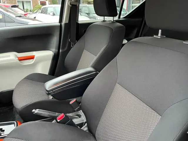 Suzuki Ignis 1.2 Stijl Automaat Navgatie 2017 Benzine 4