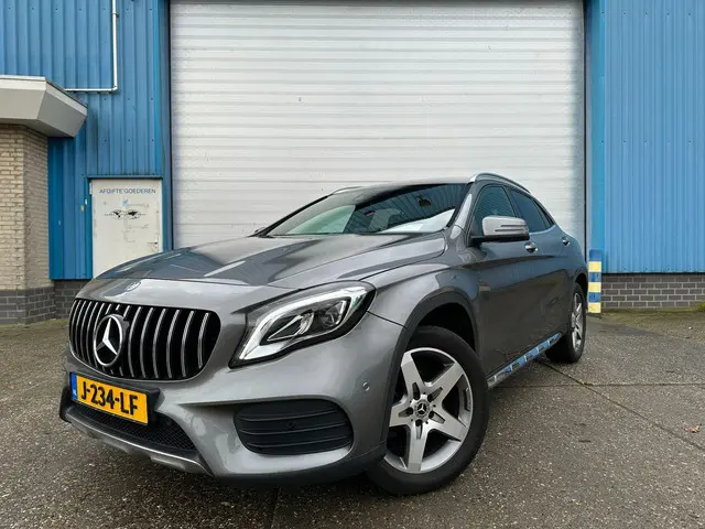 Mercedes-Benz GLA 200 Premium Plus 2017 Benzine 20