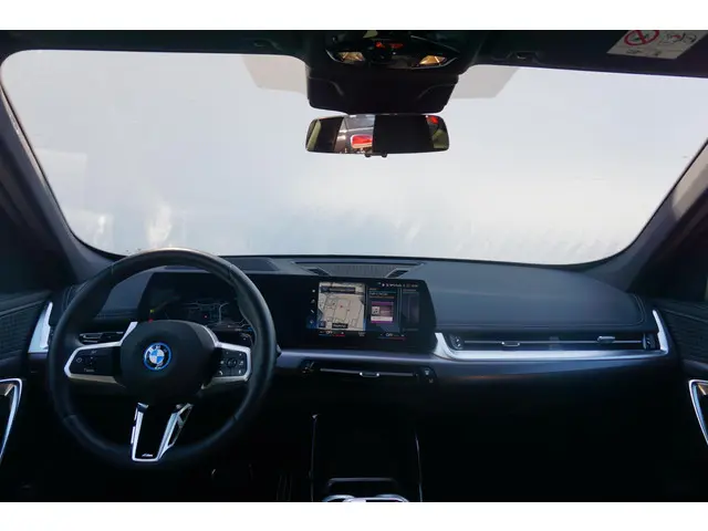 BMW X1 xDrive25e 2023 Hybride Benzine 9