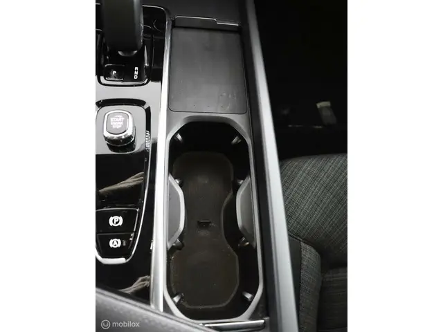 Volvo V60 2.0 B3 Essential| Camera | Trekhaak 2023 Benzine 25