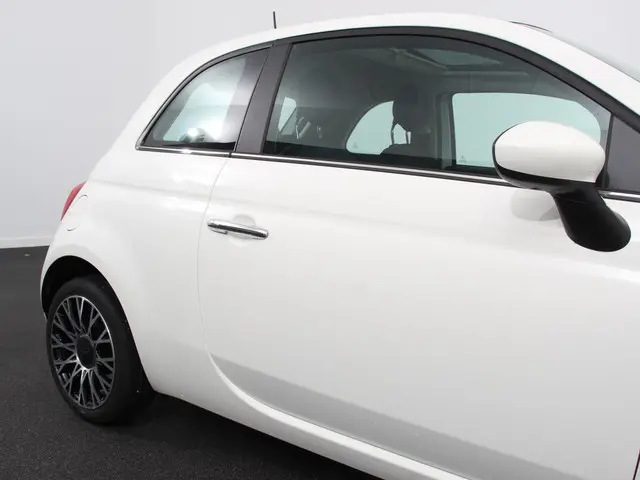 Fiat 500 1.0 Hybrid Dolcevita 2024 Benzine 29