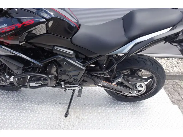Kawasaki Versys 650 ABS 2022 Benzine 17