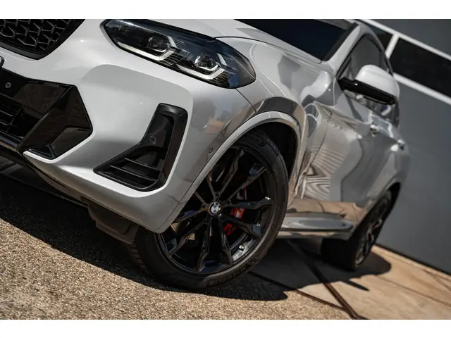 BMW X4 xDrive20i High Executive 2022 Benzine 40