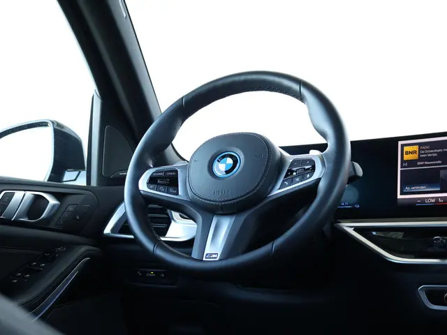 BMW X5 xDrive50e 2025 Hybride Benzine 24