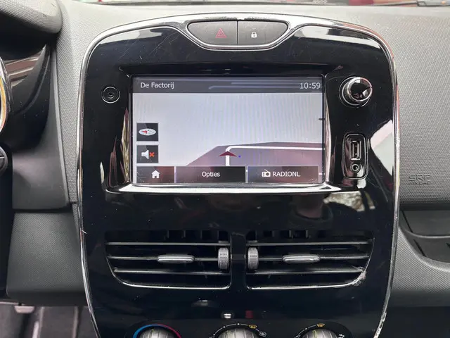 Renault Clio Estate 0.9 TCe Expression 2014 Benzine 33