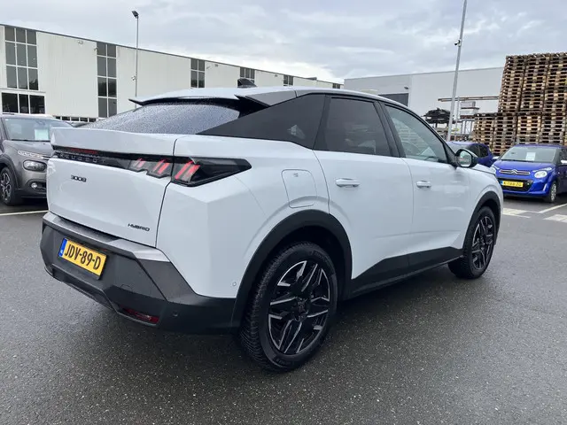 Peugeot 3008 HYBRID 145 ALLURE 2024 Hybride Benzine 6