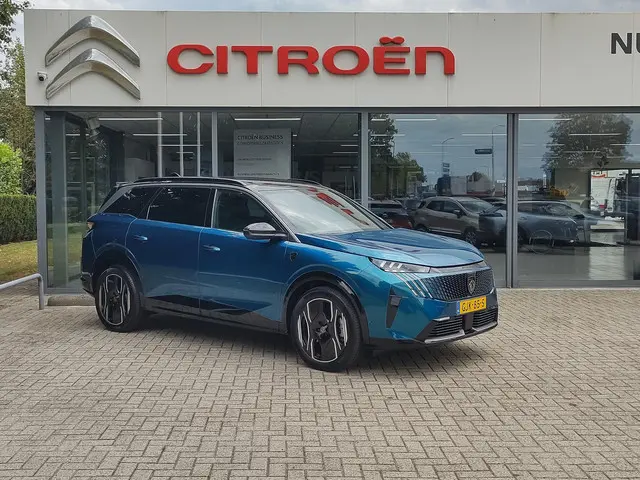Peugeot e-5008 GT 73 kWh 2024 Elektrisch 3