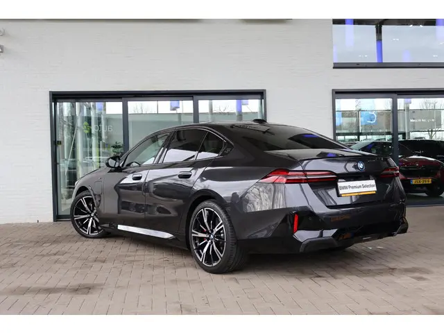 BMW 5 Serie 530e Sedan 2025 Hybride Benzine 2