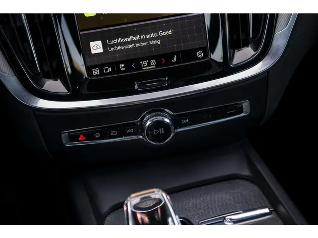 Volvo S60 2.0 B4 Plus Dark 2023 Benzine 24