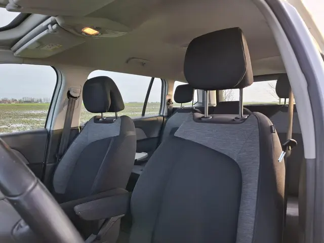 Citroën C4 Spacetourer 1.2 PureTech Feel 2018 Benzine 17