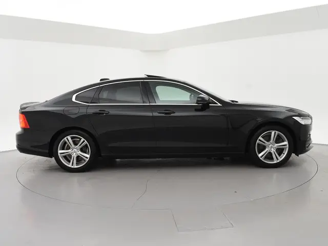 Volvo S90 2.0 T5 250PK MOMENTUM + SCHUIFDAK | 2018 Benzine 17