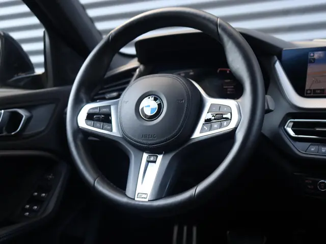 BMW 1 Serie 118i 2022 Benzine 31