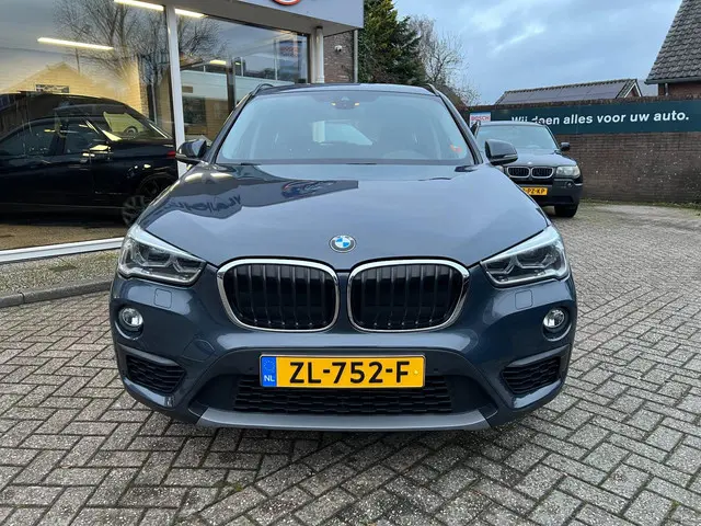 BMW X1 XDrive20i High Executive 2017 Benzine 3