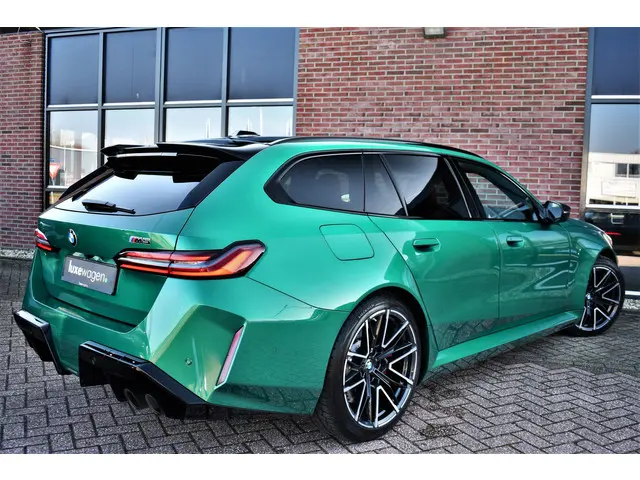 BMW M5 5-serie Touring 2024 Hybride Benzine 96