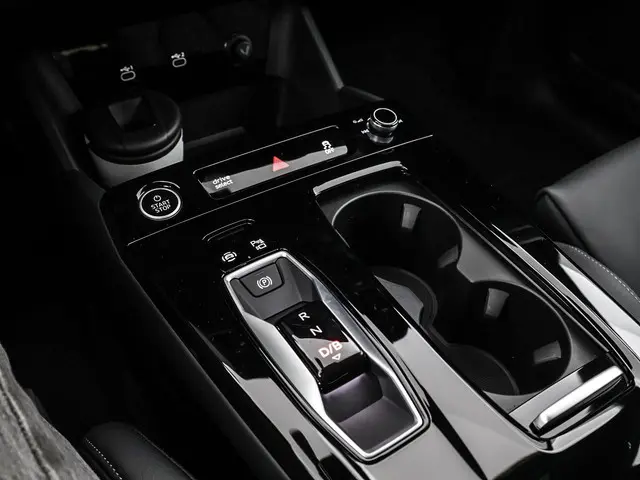 Audi Q6 e-tron S edition 252 PK 2025 Elektrisch 35