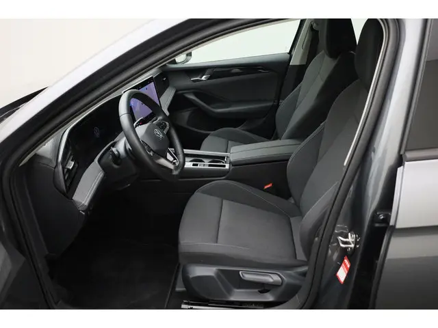 Volkswagen Passat Variant 1.5eTSI/150PK DSG 2024 Benzine 16