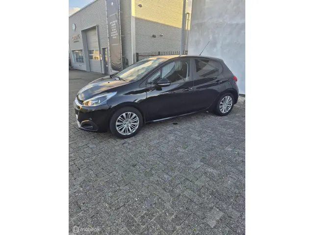 Peugeot 208 1.2 PureTech Allure 2017 Benzine 3