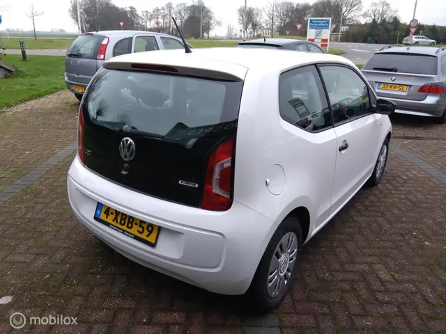 Volkswagen up! 1.0 groove up! BlueMotion 2014 Benzine 6