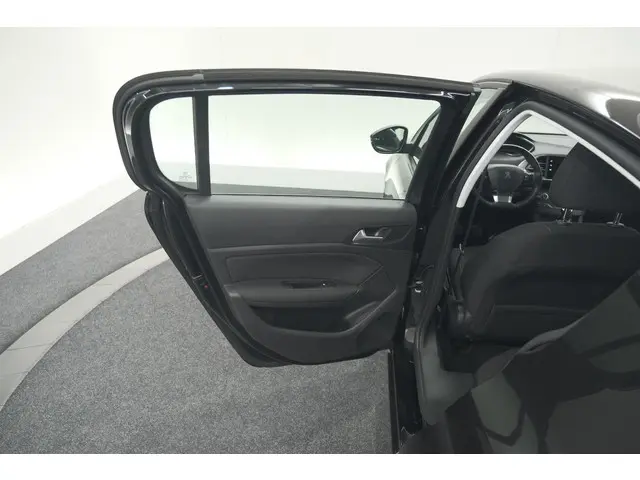 Peugeot 308 PureTech 110 Blue Lease Active 2021 Benzine 61