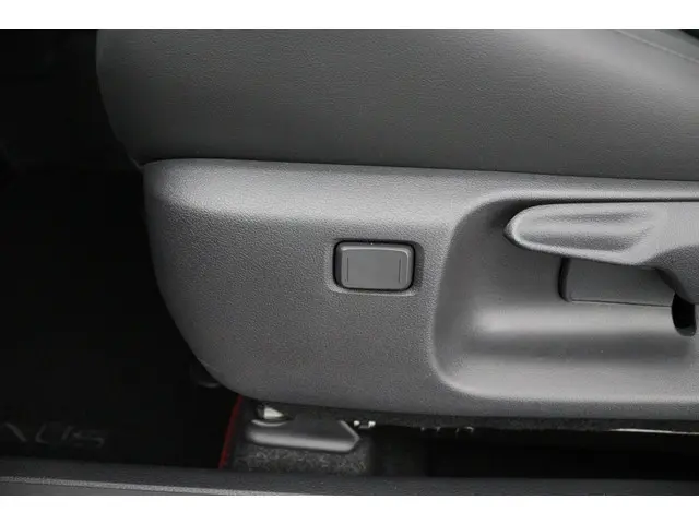 Lexus LBX Elegant 2WD 2025 Hybride Benzine 40