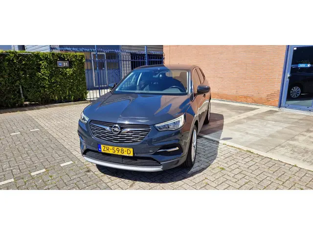 Opel Grandland X 2