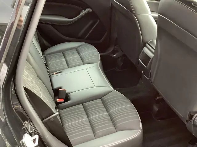 Mercedes-Benz B-Klasse 180 Ambition 2012 Benzine 13