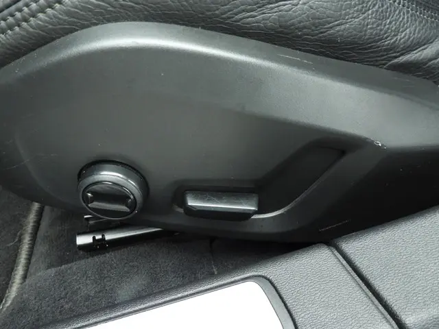 Volvo V60 2.0 B4 MHEV diesel R-Design 2021 Diesel 39