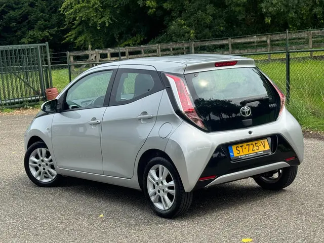 Toyota Aygo 1.0 VVT-i x-pose /Airco/Led/ 2017 Benzine 5