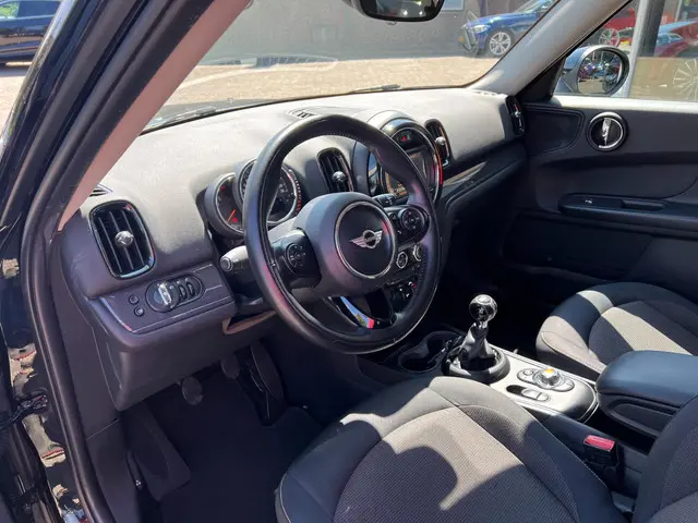 MINI Countryman Mini 1.5 Cooper 2017 Benzine 5