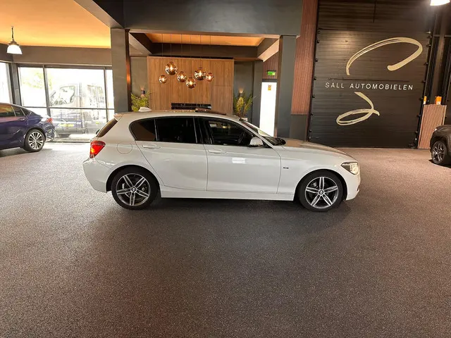 BMW 1 Serie 116i High Executive 2015 Benzine 3