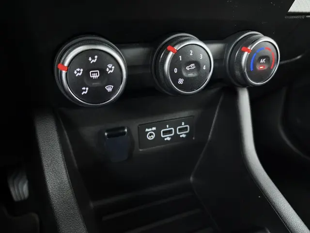 Renault Clio 1.0 TCe 90 Evolution 2023 Benzine 29