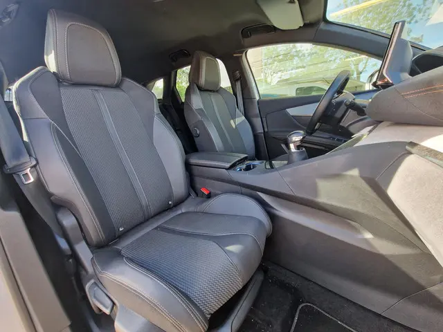 Peugeot 3008 1.2T 130pk GT 2024 Benzine 9