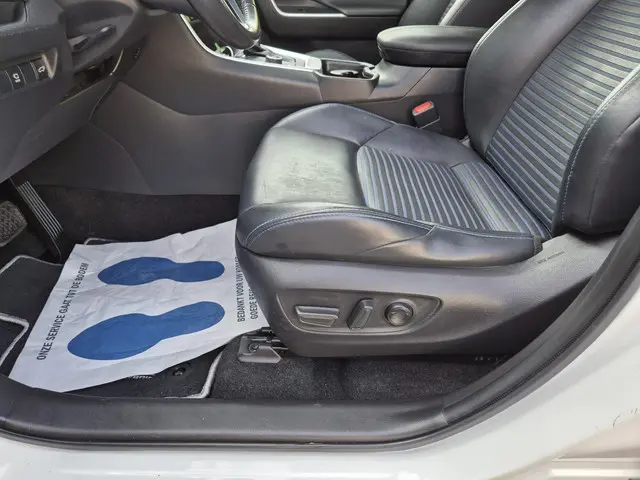 Toyota RAV4 2.5 Hybrid AWD Bi-Tone 2020 Hybride Benzine 36