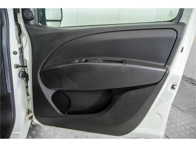 Opel Combo 1.3 CDTi L1H1 ecoFLEX Sport 2015 Diesel 29
