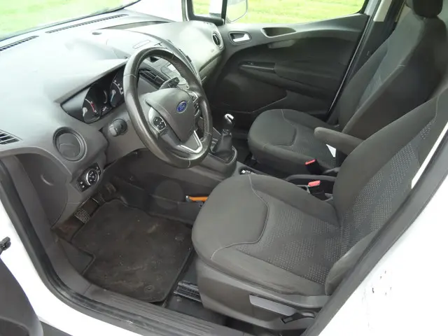 Ford Transit Courier 1.5 TDCI Trend 2018 Diesel 9