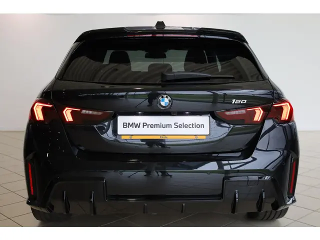 BMW 1 Serie 120 2025 Benzine 5