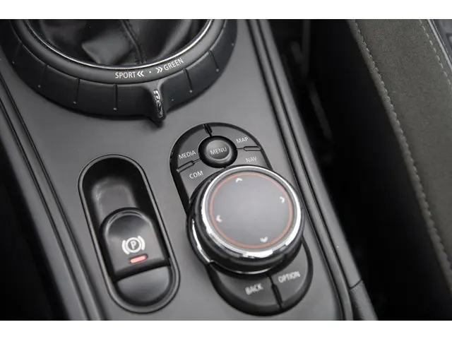MINI Countryman 1.5 Cooper Chili 2017 Benzine 42