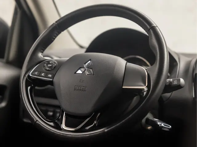 Mitsubishi Space Star 1.0 Intense Sport 2018 Benzine 15