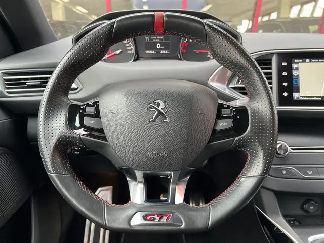 Peugeot 308 1.6 e-THP GTi 250 2016 Benzine 24