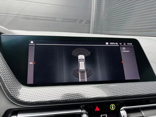 BMW 1 Serie 118i Executive Edition 2020 Benzine 17