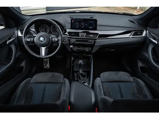 BMW X1 sDrive20i Centennial Executive 2016 Benzine 25