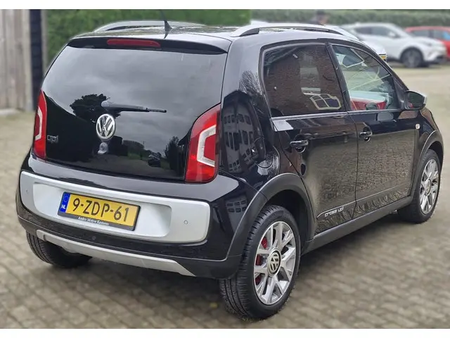 Volkswagen up! 1.0 cross up! BlueM. 2015 Benzine 5