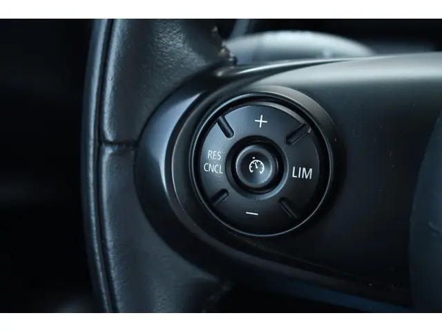 MINI Cooper Cabrio Mini 1.5 136pk 2020 Benzine 37