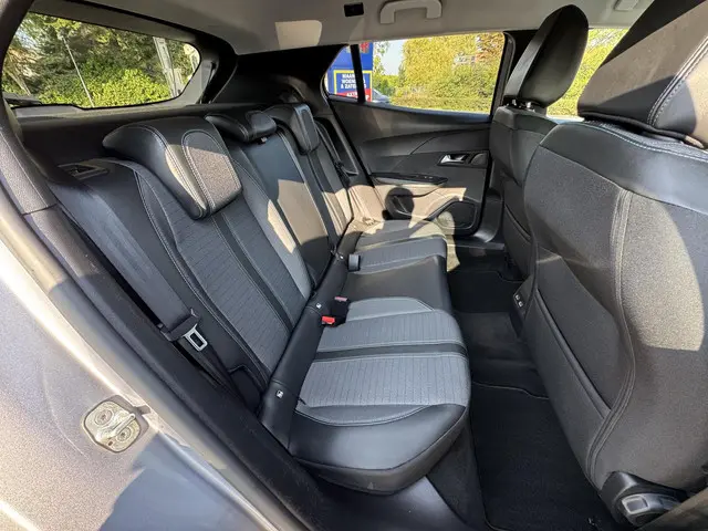 Peugeot 2008 1.2 PureTech Allure Pack 2022 Benzine 20