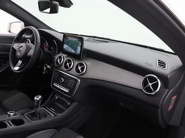 Mercedes-Benz CLA 180 Ambition 2016 Benzine 19